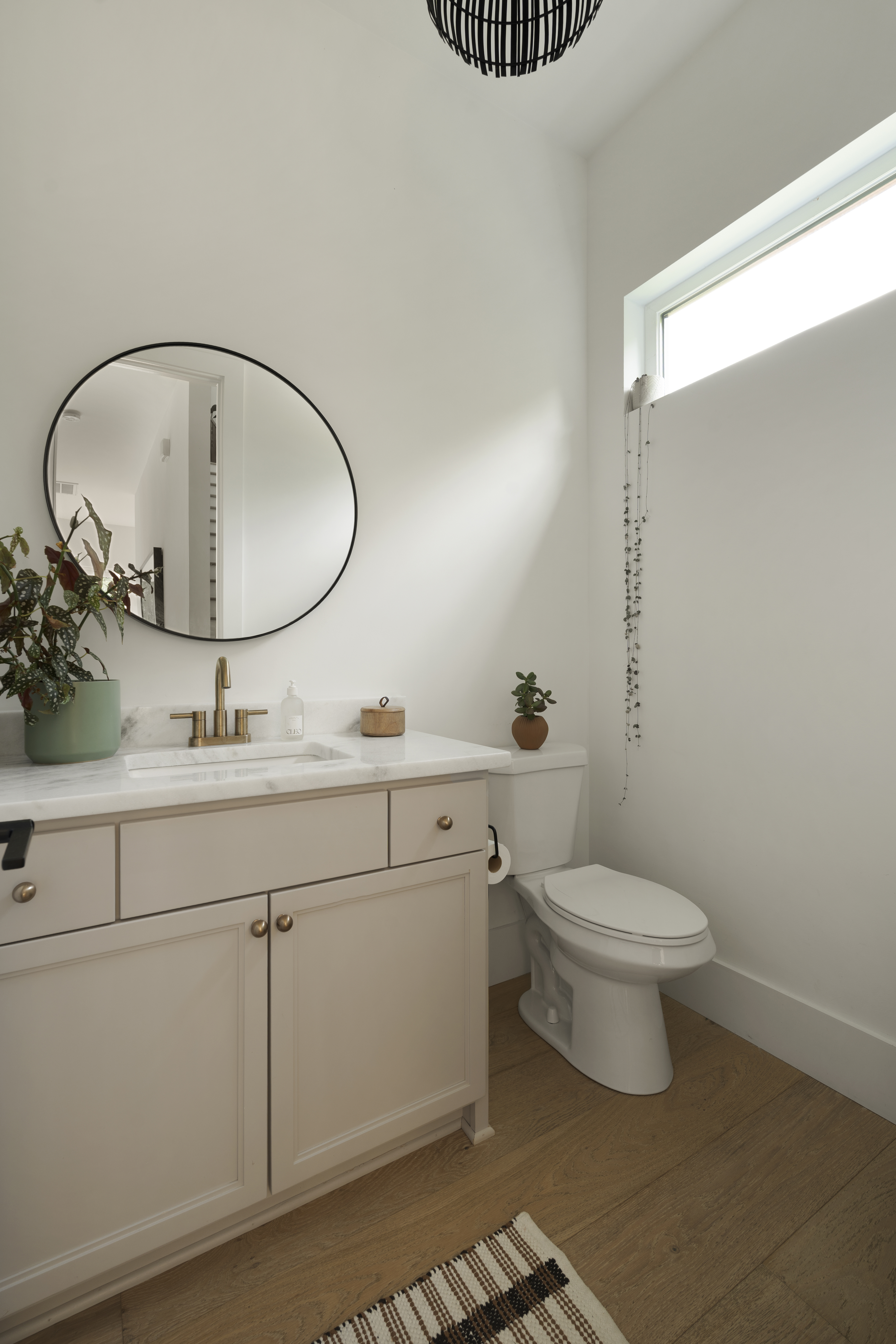 Light-Filled Dream Space with Floor to Ceiling Windows + Marble Kitchen + Treehouse Balcony