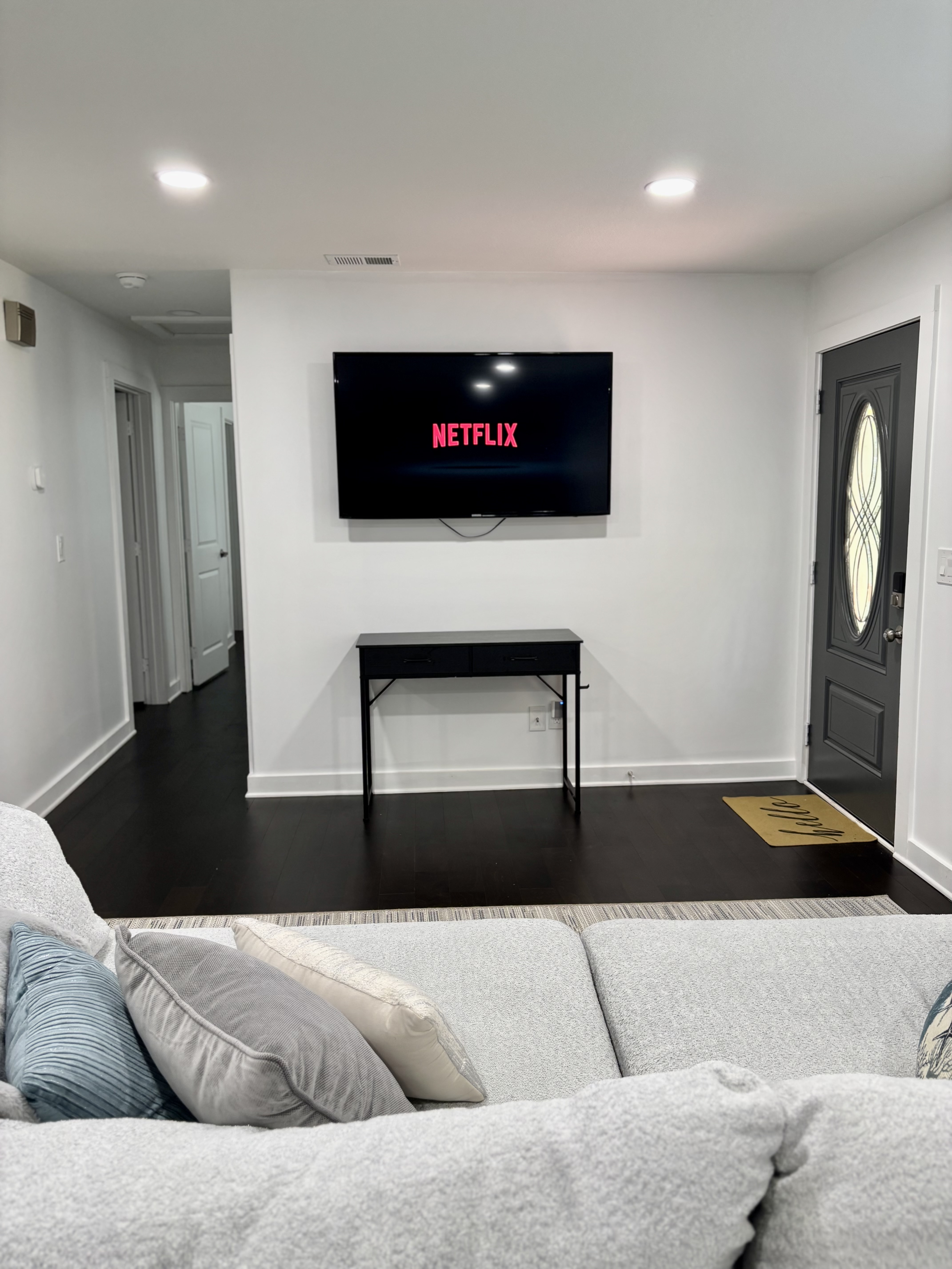 Stylish Home Near Airport