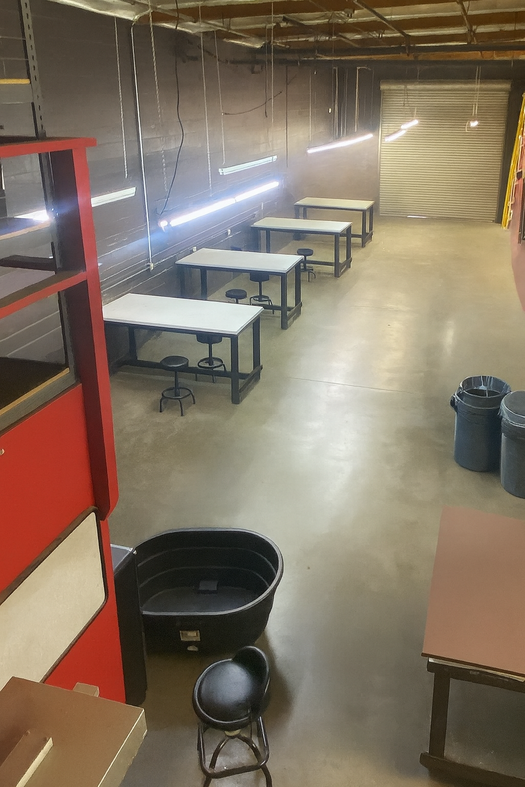 Creative Industrial Art Studio – Perfect for Film, Photo, or Set Builds - ON SITE PARKING