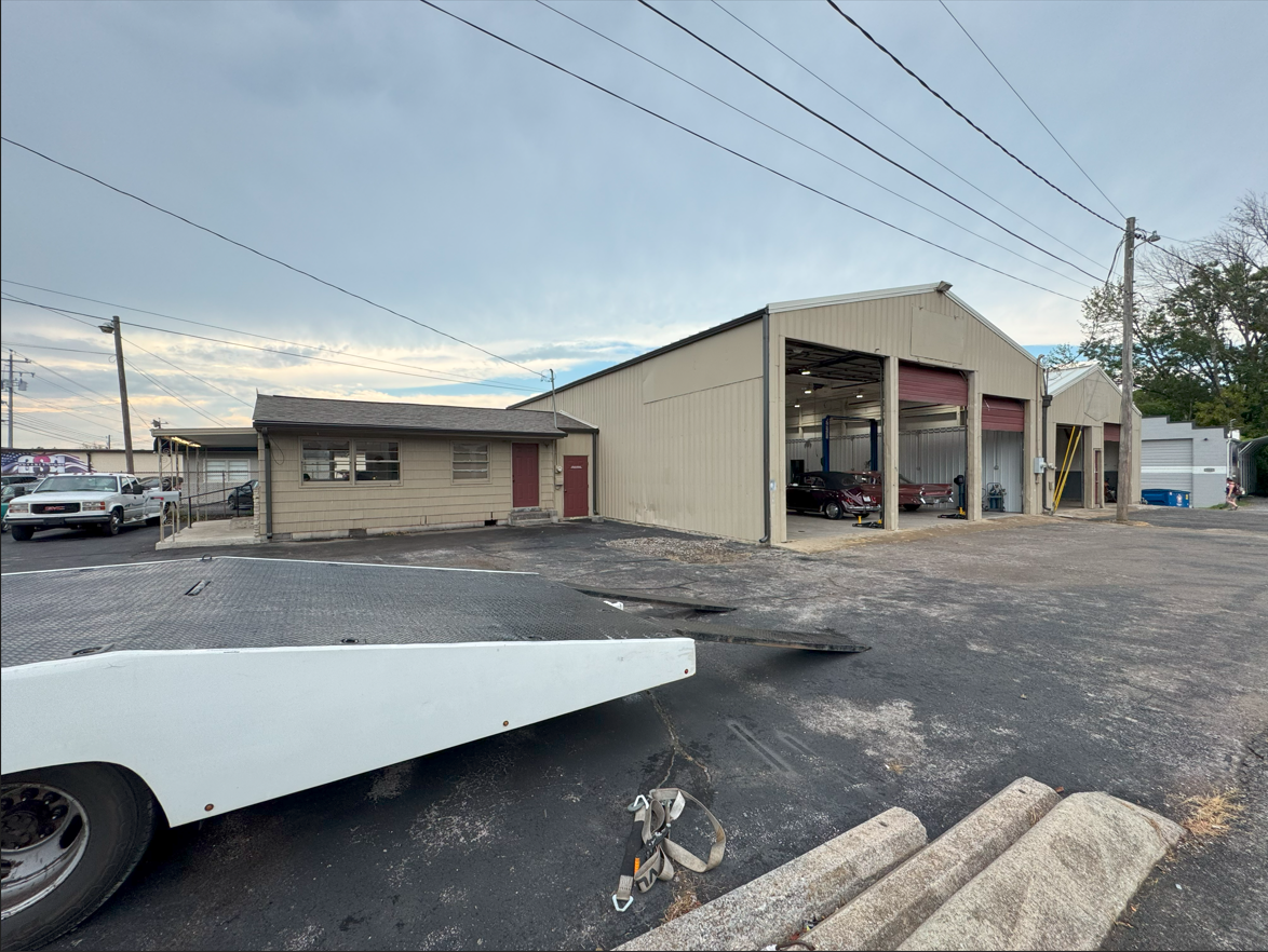 Classic Car Repair Shop