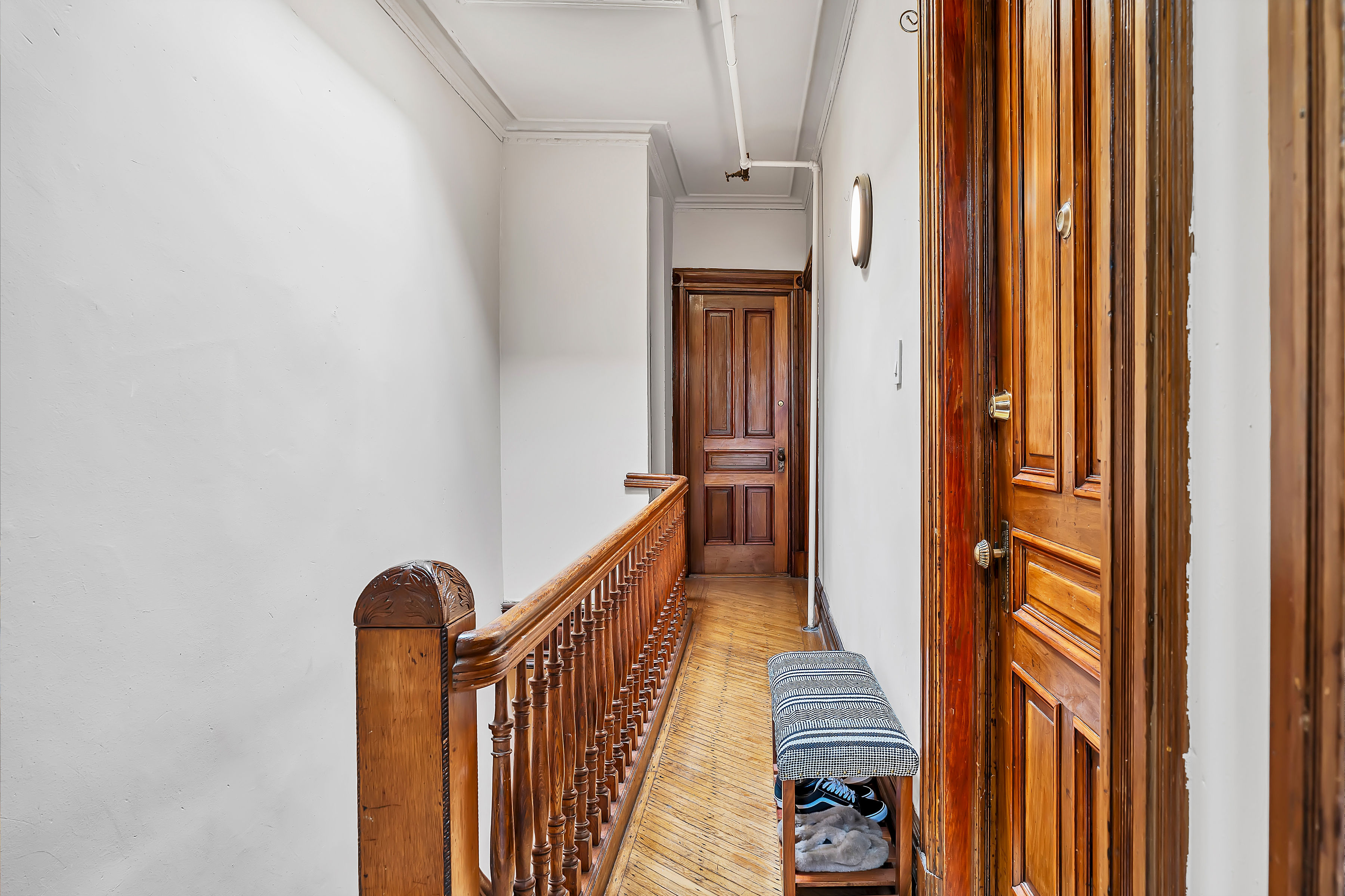 Brooklyn Brownstone One-Bedroom – Mid-Century Modern Style