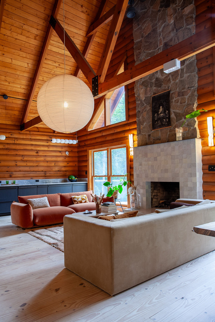 Secluded Designer Log Home in Forest on Large Stream