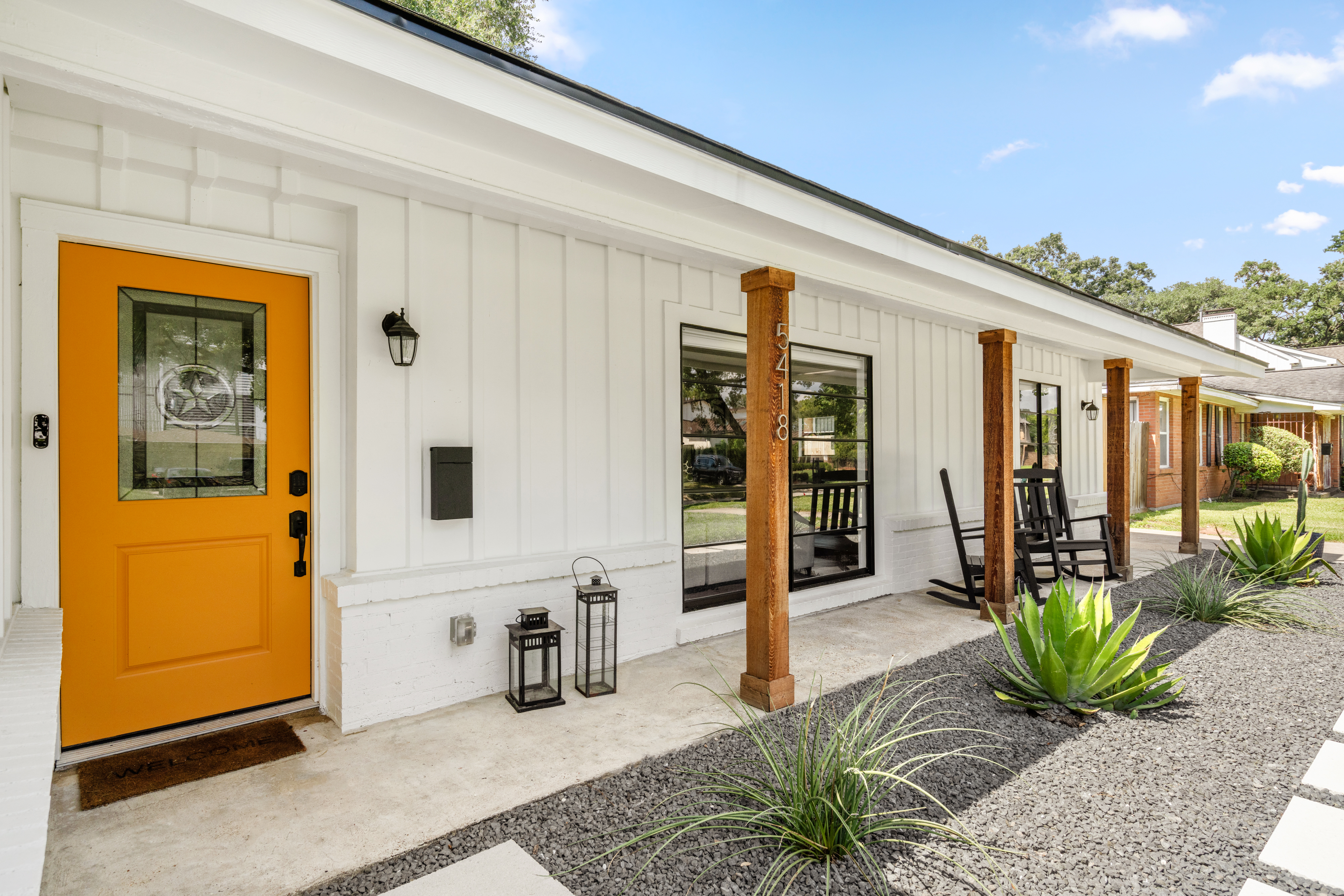 Picture Perfect Mid-Century House & Outdoor Space