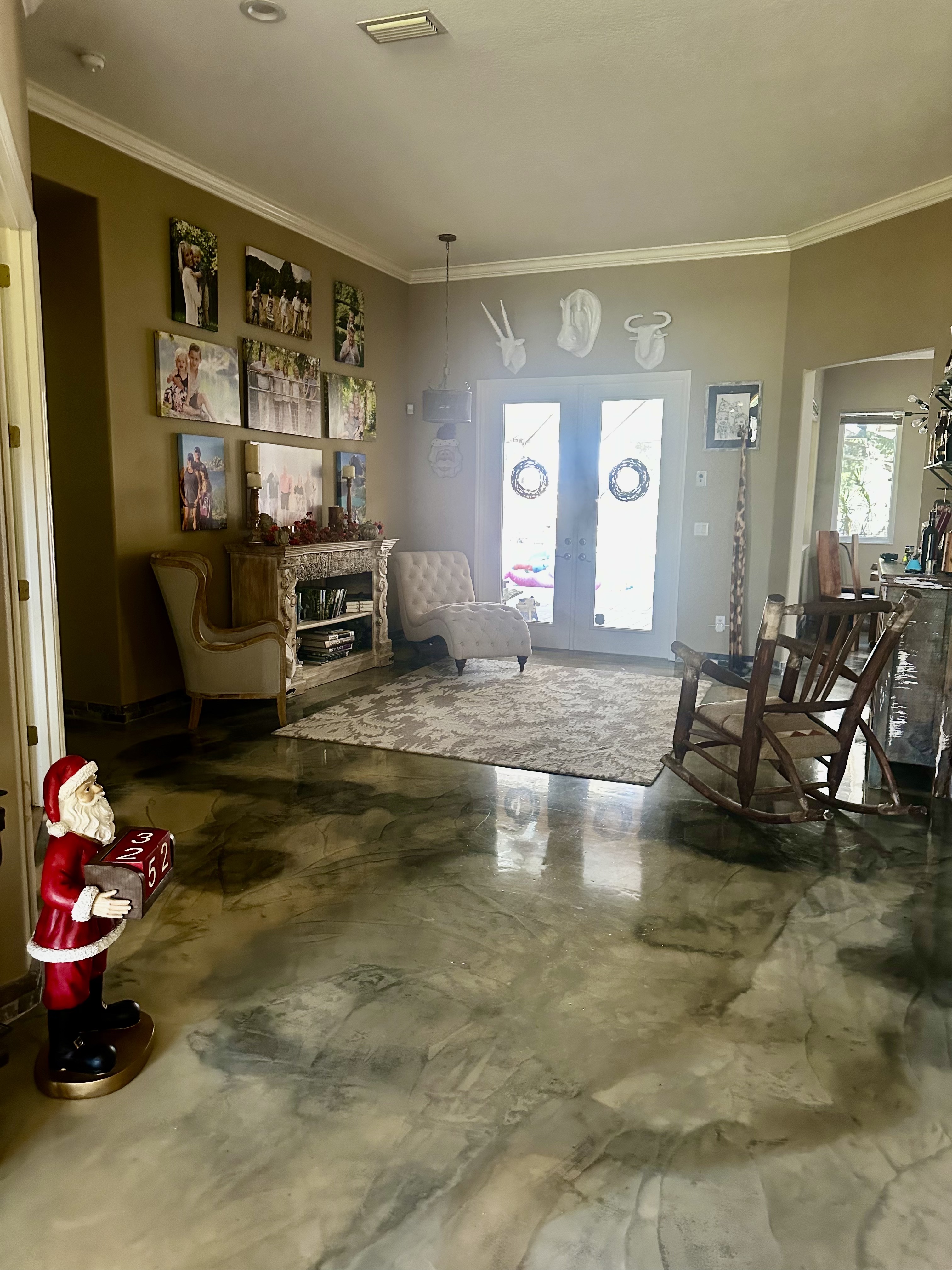 House near Tampa, no HOA, 1.5 acres, updated interior