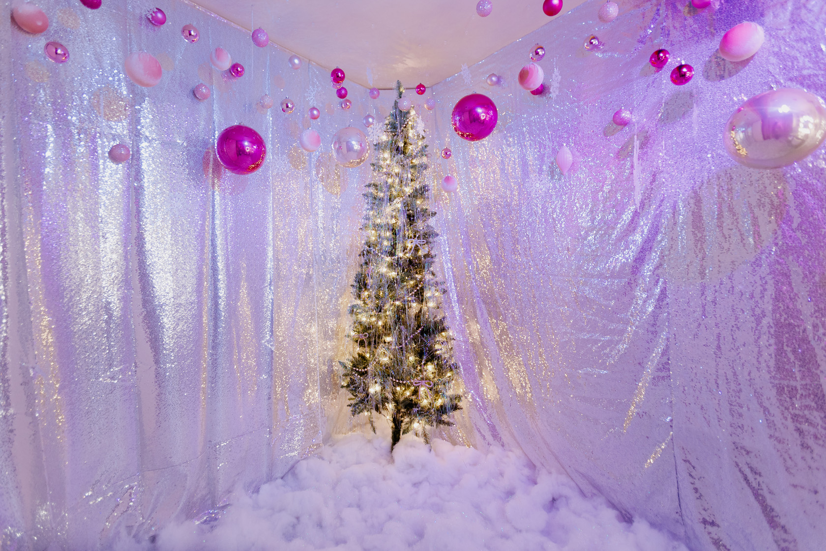 Retro Christmas Pop-Up on Music Row