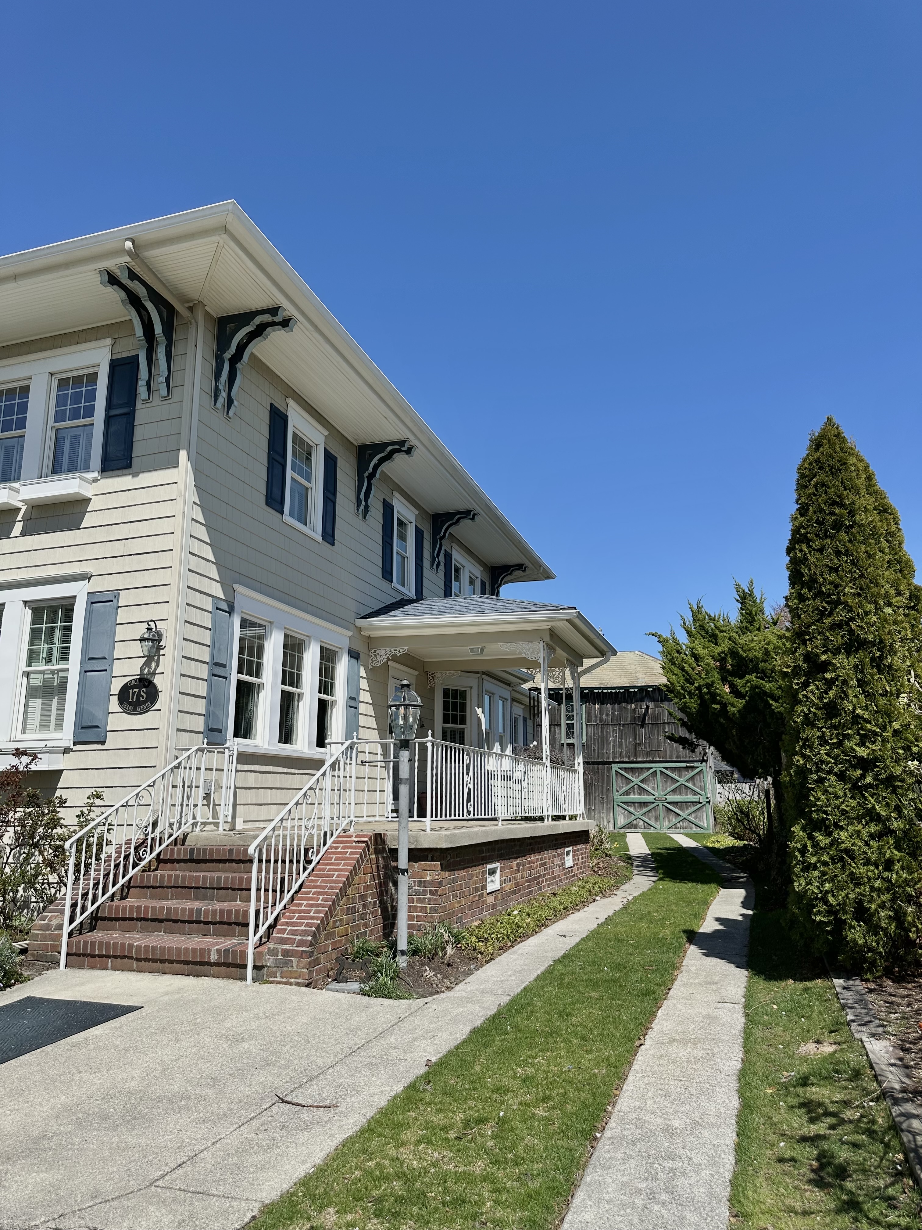 Derby House : Historic Coastal Charm