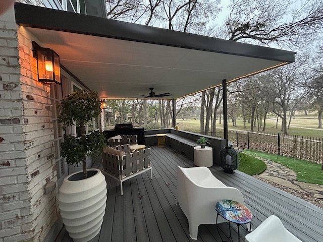 LAKESHORE -Cape Cod style with Lake and golf view