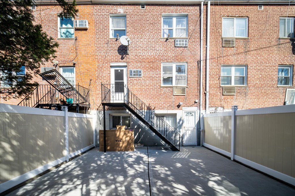 Brooklyn Production House with Parking & Outdoor Space