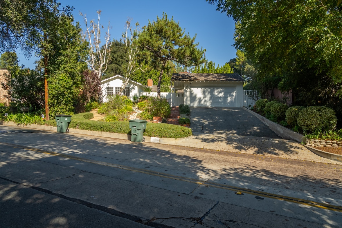 Mid-Century Ranch Oasis in Pasadena