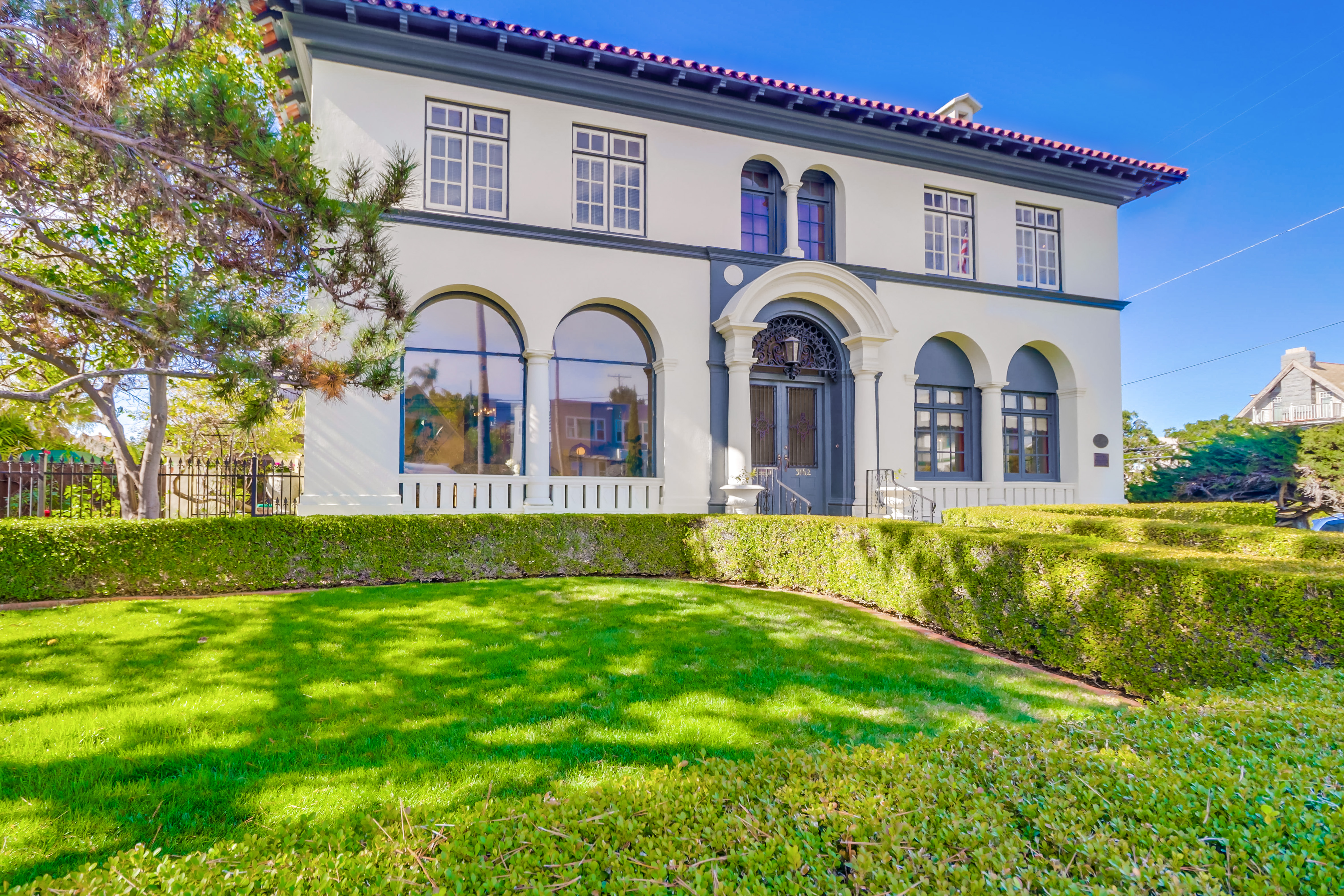 The Coulter House | 1915 Historic Gatsby-Era Cinematic Film & Photo Location