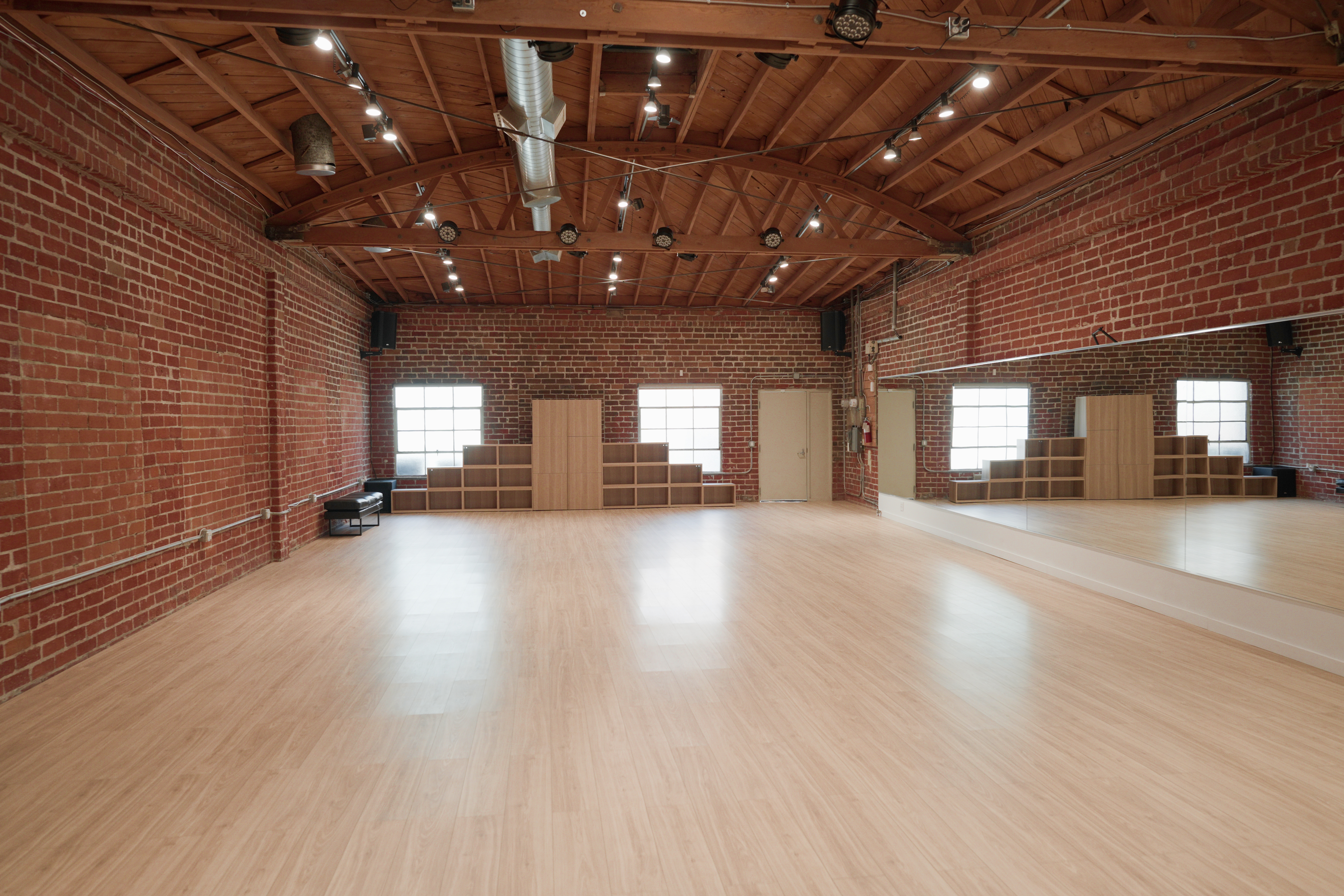 Bright & Spacious Studio with Exposed Brick
