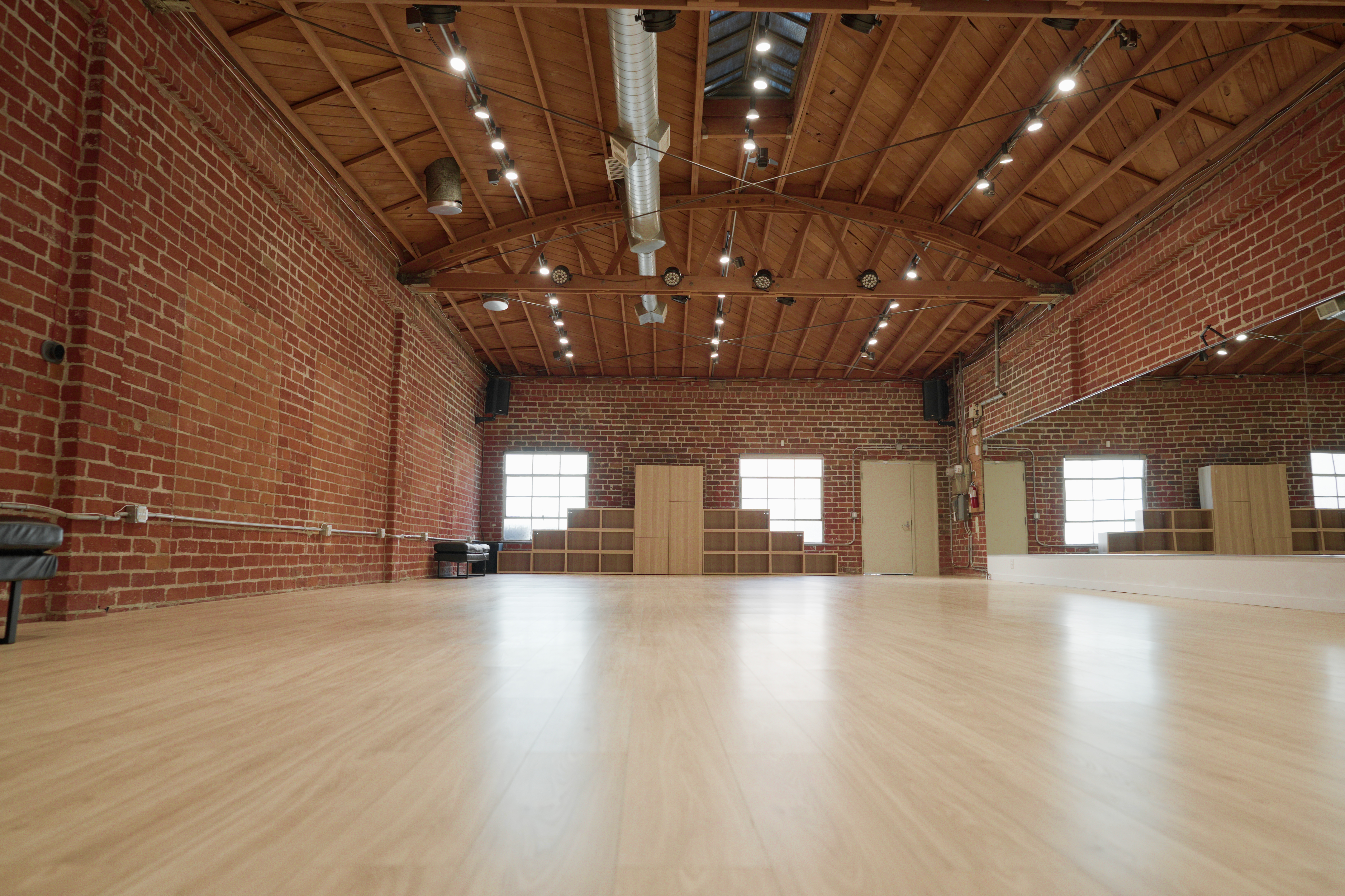 Bright & Spacious Studio with Exposed Brick