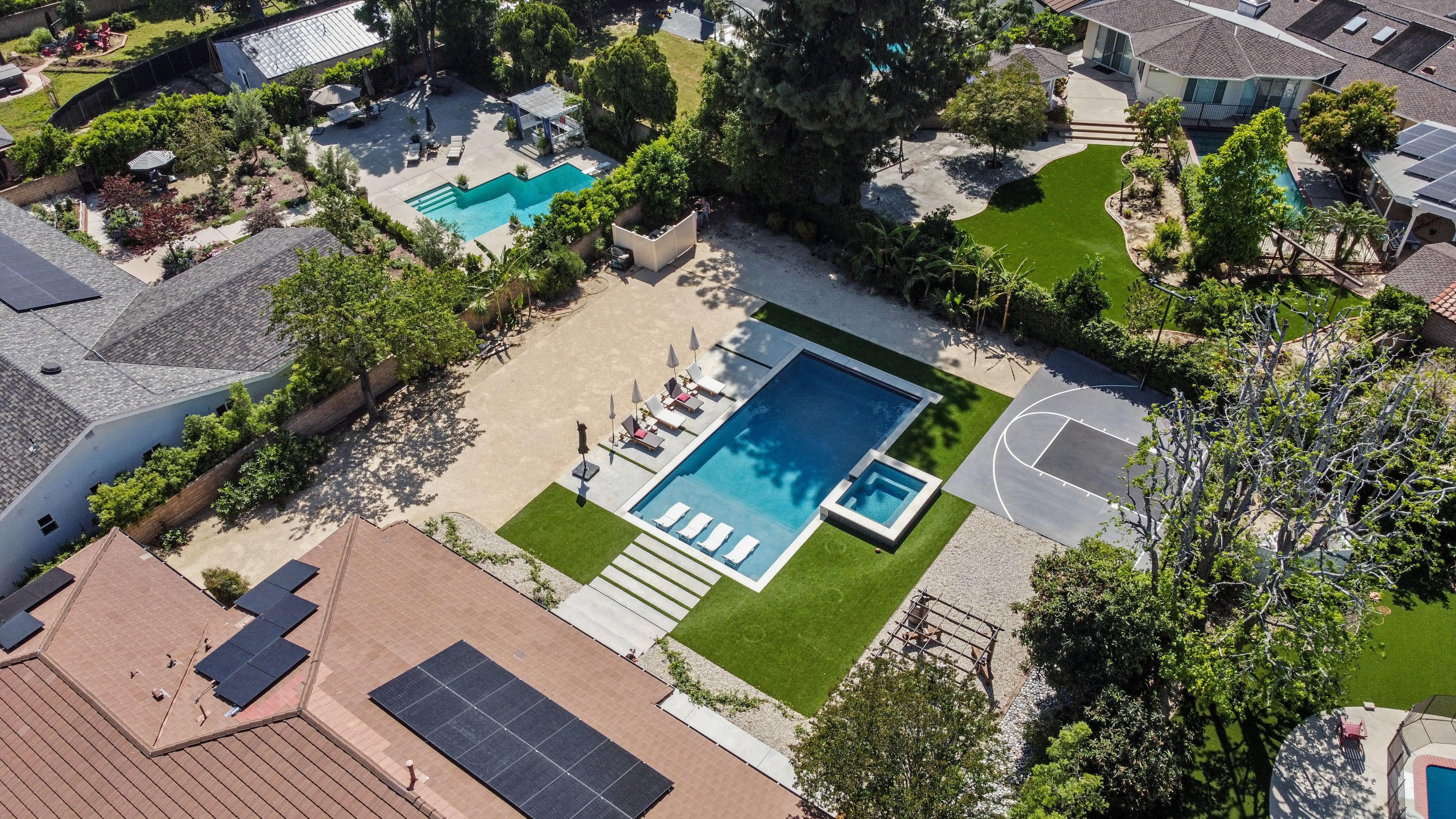 Palmridge Court — Northridge Pool Estate with Spa, Sports Court & Resort Backyard